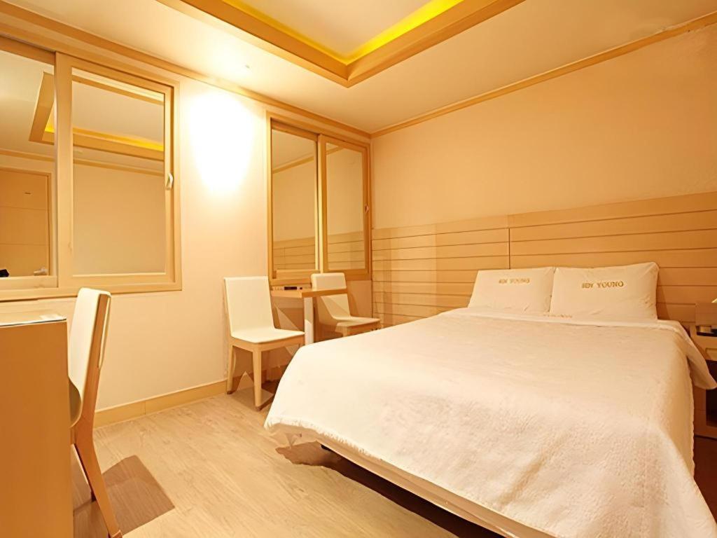 Sinyoung Motel 首爾 外观 照片
